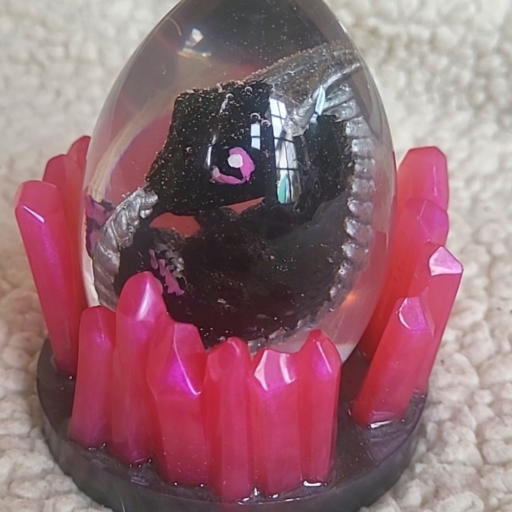 Baby resin dragon egg and nest